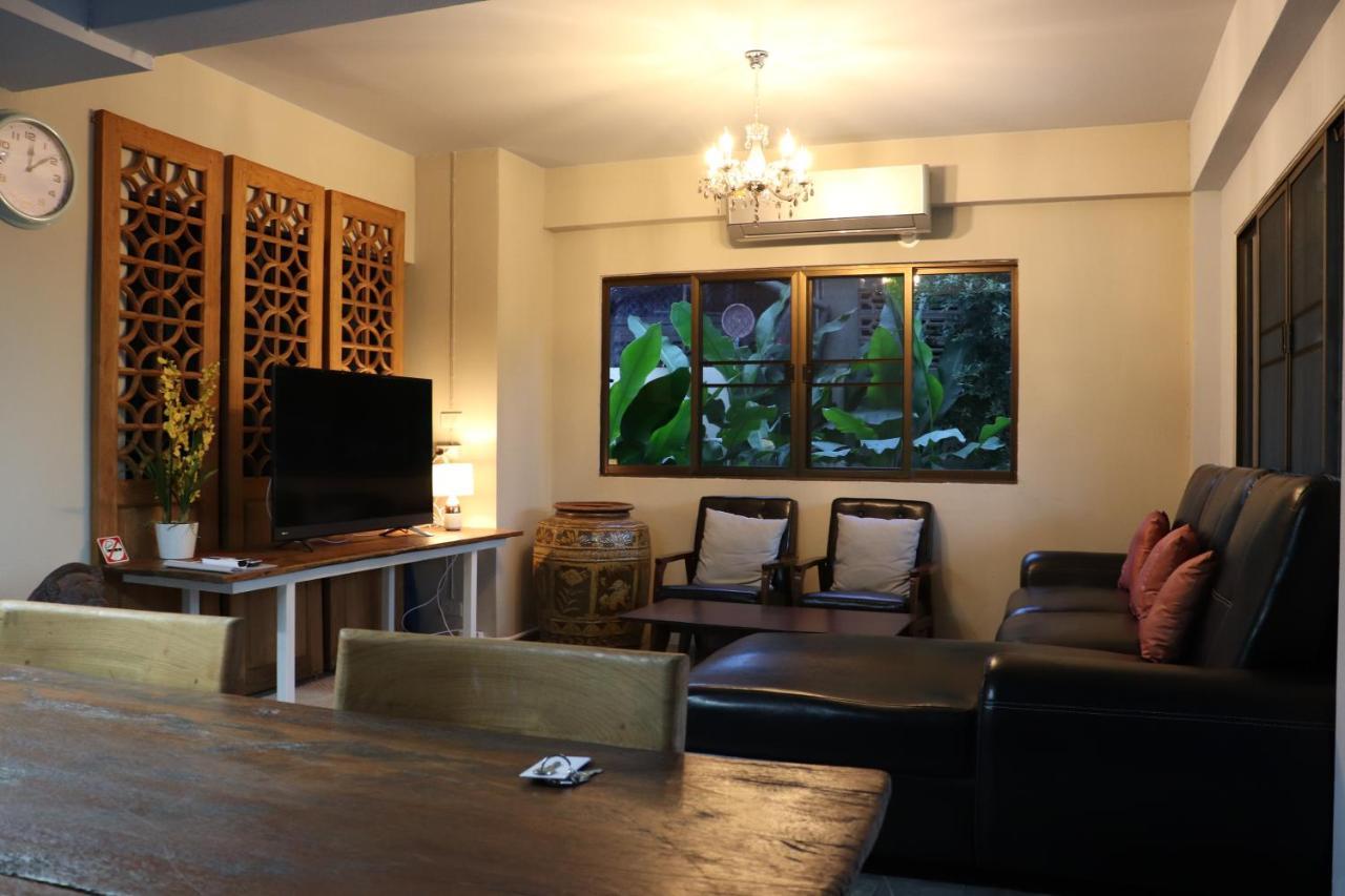 Ferienwohnung 8Th House @ Center Of Chiangmai Old Town Chiang Mai Exterior foto